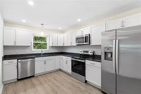 Kitchen - 2301 Rush St, Norfolk, VA 23513 photo 3 of 7