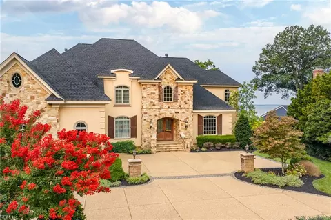 809 Riverside Dr, Newport News, VA 23606