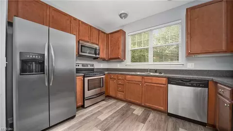 912 Southmoor Dr #206, Virginia Beach, VA 23454