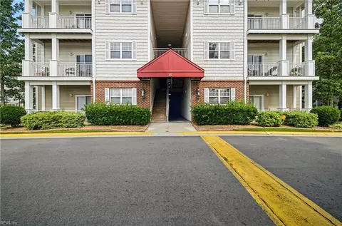 912 Southmoor Dr #206, Virginia Beach, VA 23454