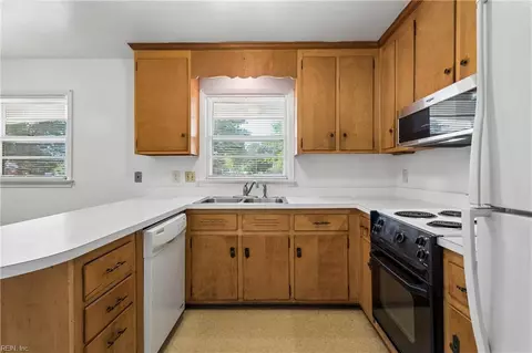 4 Mimosa Cres, Hampton, VA 23661 photo 14