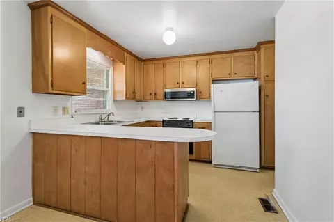 4 Mimosa Cres, Hampton, VA 23661 photo 12