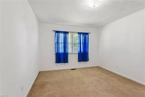 4 Mimosa Cres, Hampton, VA 23661 photo 31