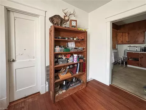 Entry Way - 772 Shell Rd, Chesapeake, VA 23323 photo 2 of 2