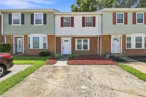 6020 Edgelake Dr, Virginia Beach, VA 23464
