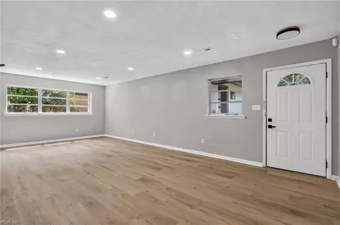 Living - 43 Azalea Dr, Hampton, VA 23669 photo 1 of 6