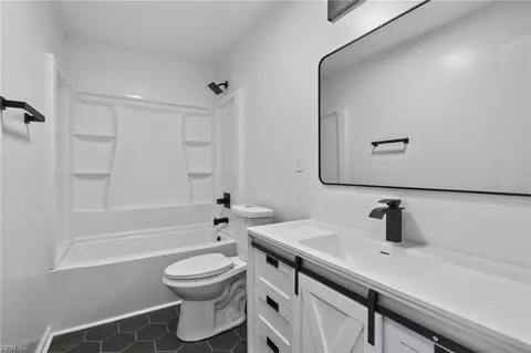 Bath - 43 Azalea Dr, Hampton, VA 23669 photo 3 of 3