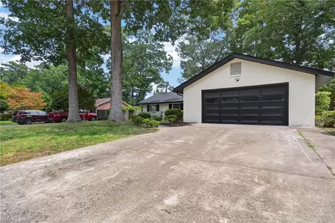 Exterior - 43 Azalea Dr, Hampton, VA 23669 photo 3 of 5