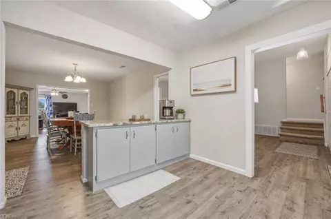 102 Diggs Dr, Hampton, VA 23666 photo 10