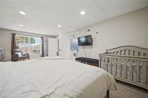 Bedroom - 109 Janet Dr, Hampton, VA 23666 photo 2 of 5