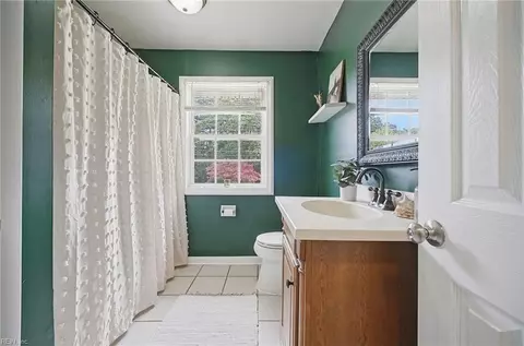 Bath - 109 Janet Dr, Hampton, VA 23666 photo 6 of 6