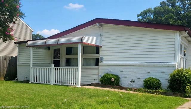 1505 Sparrow Rd, Chesapeake, VA 23325