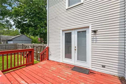 Exterior - 4 Cambridge Pl, Hampton, VA 23669 photo 7 of 7
