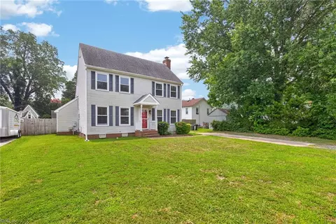 Exterior - 4 Cambridge Pl, Hampton, VA 23669 photo 4 of 7