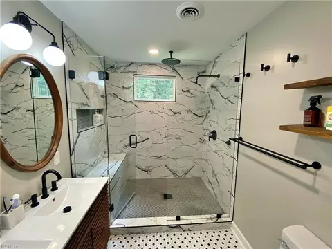 Bath - 7615 Gloucester Village Dr, Gloucester, VA 23061 photo 2 of 5
