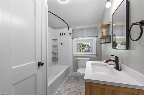 Bath - 131 Robinson Rd, Hampton, VA 23661 photo 4 of 5