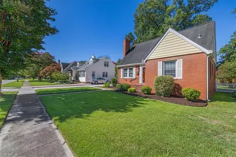 Exterior - 131 Robinson Rd, Hampton, VA 23661 photo 2 of 11