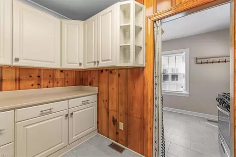 Kitchen - 131 Robinson Rd, Hampton, VA 23661 photo 5 of 5