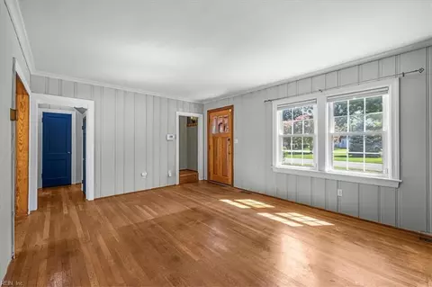 Living - 131 Robinson Rd, Hampton, VA 23661 photo 5 of 5