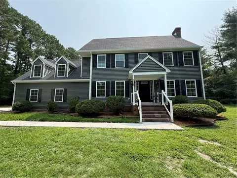 705 Pleasant Ridge Ct, Chesapeake, VA 23322