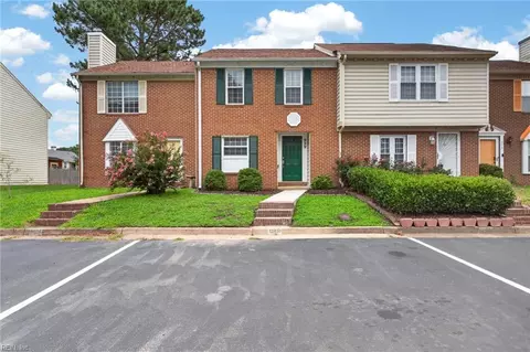 939 Still Harbor Cir, Chesapeake, VA 23320