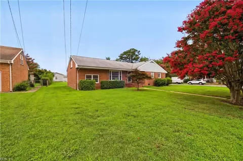 Exterior - 15 Hodges Dr, Hampton, VA 23666 photo 5 of 8