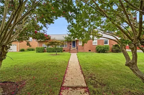 Exterior - 15 Hodges Dr, Hampton, VA 23666 photo 2 of 8