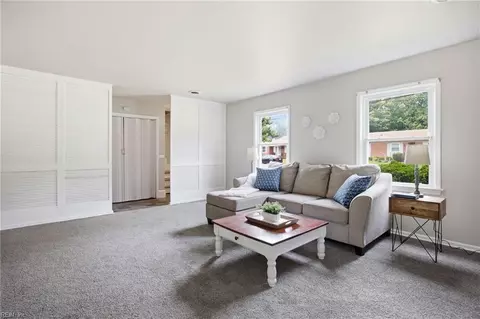 Living - 213 Ward Dr, Hampton, VA 23669 photo 2 of 5
