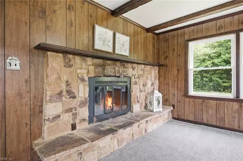 Living - 213 Ward Dr, Hampton, VA 23669 photo 5 of 5