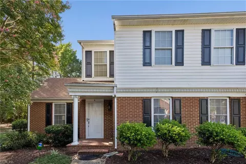 1201 Bridge Xing #A, Yorktown, VA 23692