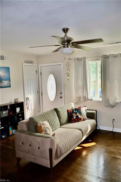 Entry Way - 3944 Port Road Rd, Chesapeake, VA 23321 photo 1 of 2