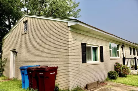 Exterior - 3944 Port Road Rd, Chesapeake, VA 23321 photo 4 of 9