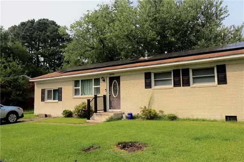 Exterior - 3944 Port Road Rd, Chesapeake, VA 23321 photo 3 of 9