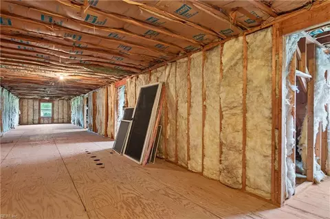 Entry Way - 4516 Exeter Dr, Suffolk, VA 23434 photo 1 of 3