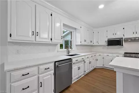 Kitchen - 4516 Exeter Dr, Suffolk, VA 23434 photo 2 of 5