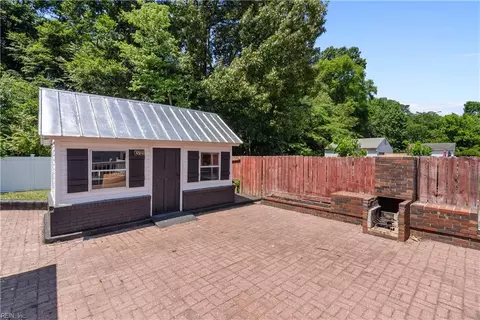 Exterior - 48 Cornwall Ter, Hampton, VA 23666 photo 3 of 9