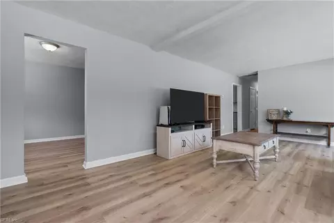 Living - 48 Cornwall Ter, Hampton, VA 23666 photo 5 of 6