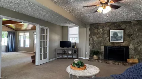 Living - 48 Cornwall Ter, Hampton, VA 23666 photo 3 of 6