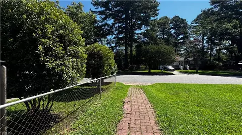 Exterior - 48 Cornwall Ter, Hampton, VA 23666 photo 7 of 9