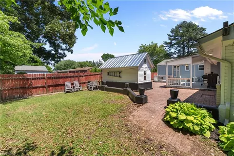 Exterior - 48 Cornwall Ter, Hampton, VA 23666 photo 6 of 9
