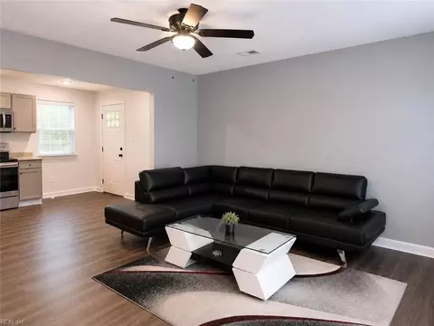 Living - 239 Libby St, Hampton, VA 23663 photo 1 of 2