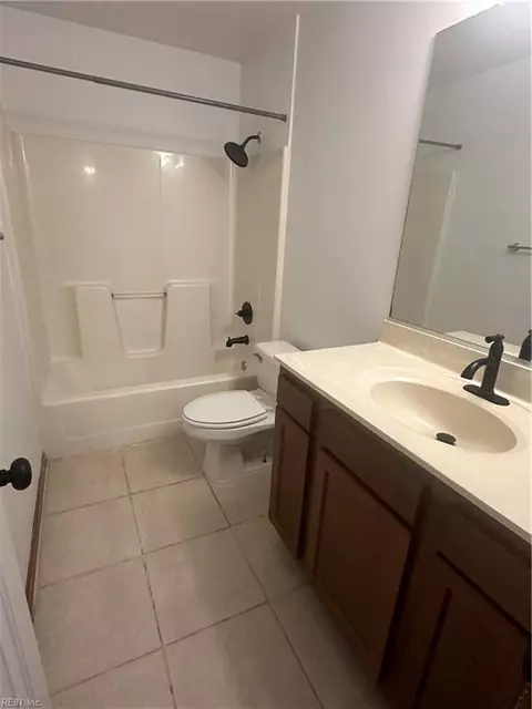 Bath - 3301 Clover Meadows Dr, Chesapeake, VA 23321 photo 1 of 1