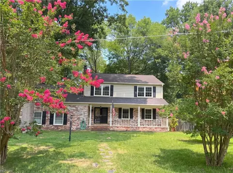 101 Bonito Dr, Yorktown, VA 23692