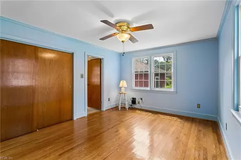 Bedroom - 91 Alleghany Rd, Hampton, VA 23661 photo 3 of 7