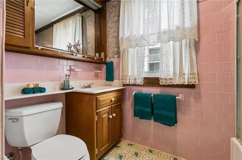 Bath - 91 Alleghany Rd, Hampton, VA 23661 photo 3 of 3