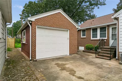 Exterior - 91 Alleghany Rd, Hampton, VA 23661 photo 5 of 9
