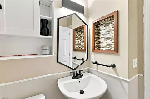 Bath - 7 Copper Kersey Dr, Hampton, VA 23666 photo 1 of 4