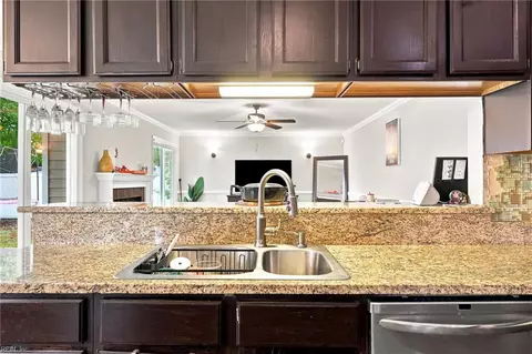 Kitchen - 7 Copper Kersey Dr, Hampton, VA 23666 photo 4 of 4