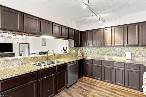 Kitchen - 7 Copper Kersey Dr, Hampton, VA 23666 photo 3 of 4