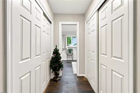 Entry Way - 7 Copper Kersey Dr, Hampton, VA 23666 photo 2 of 2